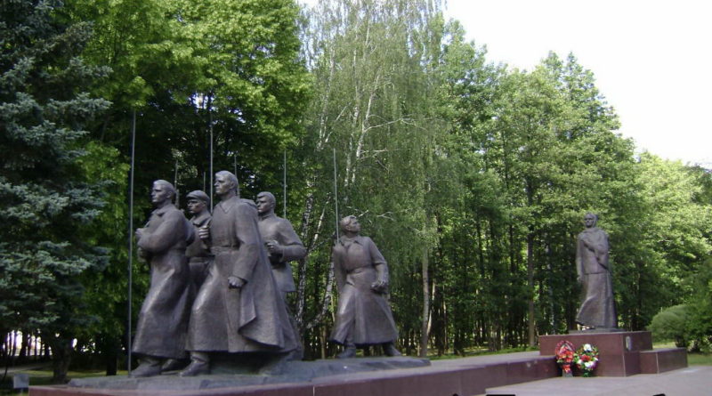 Монумент в честь советской матери-патриотки А.Ф.Куприяновой