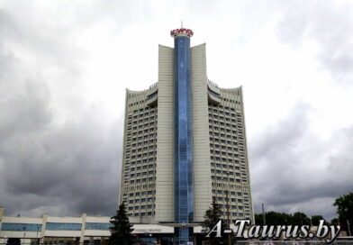 Гостиница Беларусь в Минске главный вход