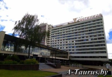 Гостиница Юбилейная в Минске фасад со стороны ресторана